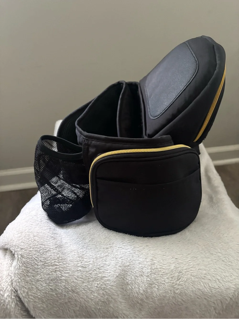Tushbaby Black Hands-Free Hip Seat Bag with Gold Accents